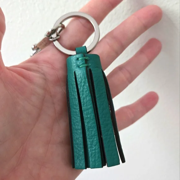 Green Leather Tassel Keychain - Picture 5 of 6
